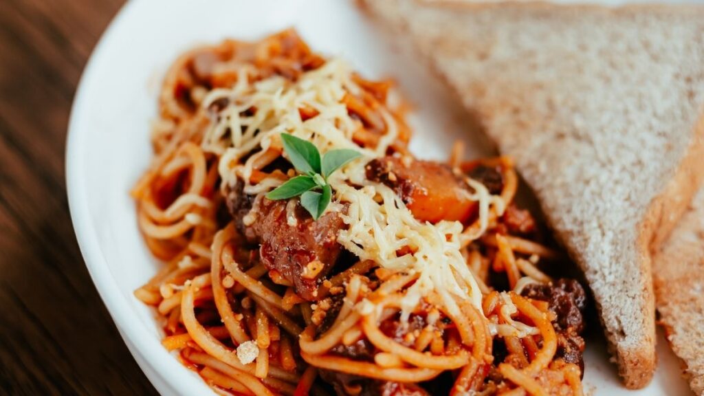 Pan con pasta