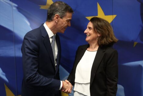 Sánchez y Ribera coinciden en afianzar la agenda verde y reducir las emisiones para 2040