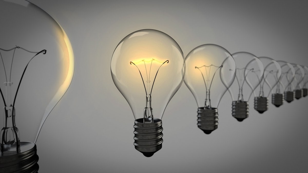 Cuánto pagarás por la luz hoy: las horas más caras y las más baratas del jueves