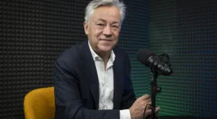 VÍDEO | Fuera de micrófono con Sergio Sauca: «Lo público no debería depender del gobierno de turno»