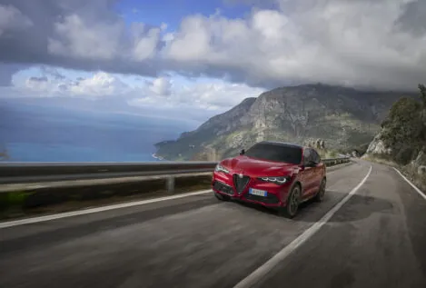 Alfa Romeo prolonga la vida de sus modelos térmicos con la colección ‘Intensa’