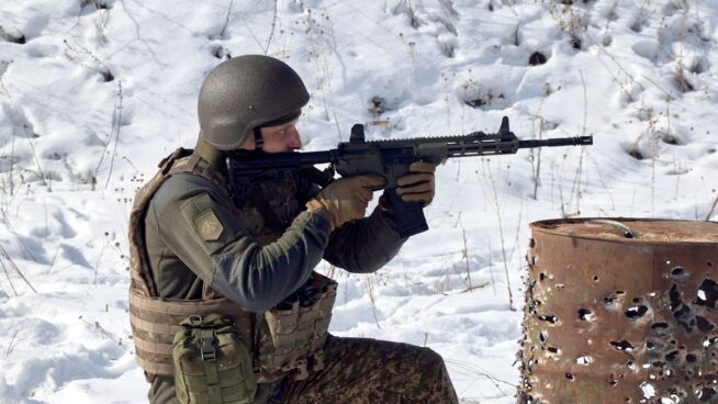 En la guerra de Ucrania la diferencia entre la vida y la muerte la están dictando los fusiles