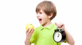 Un estudio revela que la hora de la comida influye en la salud metabólica infantil