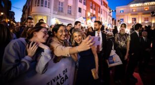 Cannes, San Sebastián, Málaga... Yolanda Díaz se aficiona a pasear por la alfombra roja