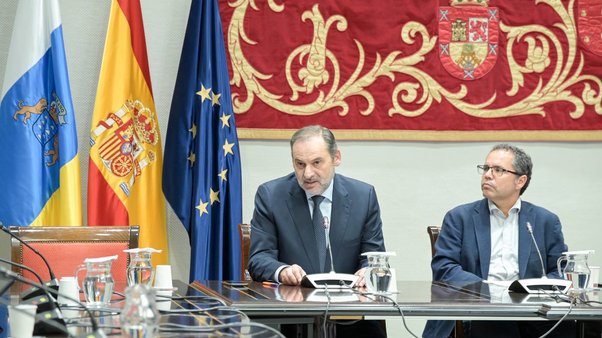 Ábalos niega que mediase con el Gobierno de Canarias para comprar material sanitario