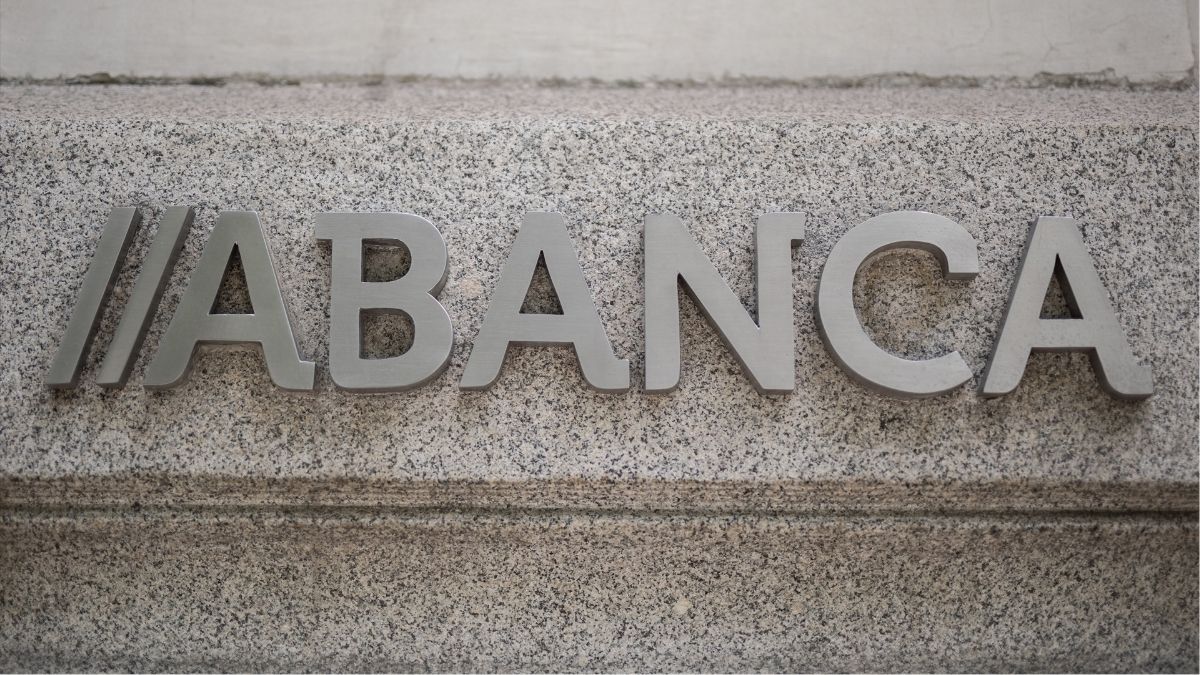 Abanca afirma que «no tiene interés» en una operación corporativa con Sabadell
