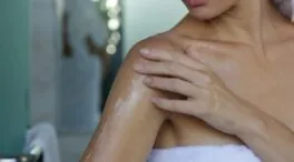 Los 10 usos del aceite corporal que transformarán tu rutina de belleza estival