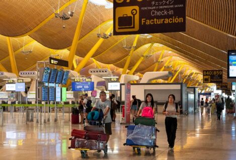 Los puertos y aeropuertos, sin médicos: 49 para toda España en pleno récord turístico