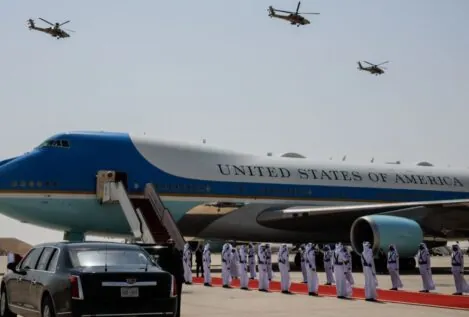 El líder demócrata en el Senado plantea una ley para prohibir el Air Force One qatarí de Trump