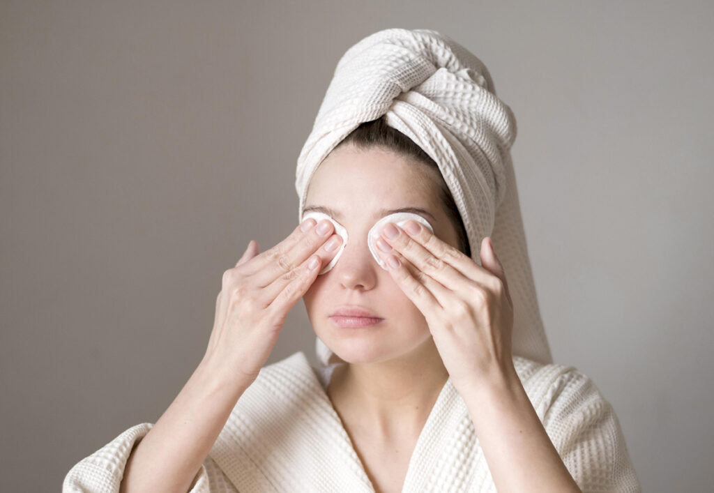 Tratamiento anti-ojeras. (Fuente: Freepik)