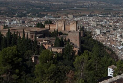 La Alhambra de Granada lleva a la Fiscalía las pintadas vandálicas y renovará la seguridad
