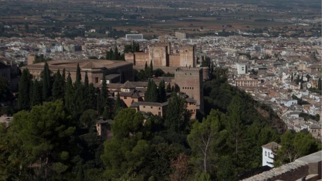 La Alhambra de Granada lleva a la Fiscalía las pintadas vandálicas y renovará la seguridad