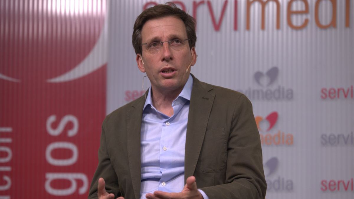 Almeida ve en Leire Díez una «sicaria» que usa «métodos criminales»