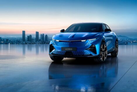 El nuevo Alpine A390 ruge en silencio y dibuja la senda del futuro para otros