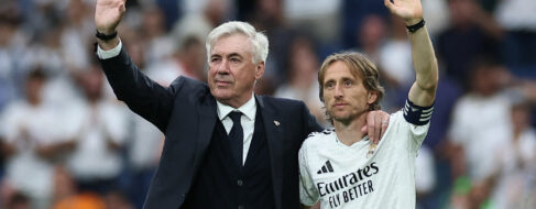 El Santiago Bernabéu se rinde a Modric y Ancelotti para cerrar una «historia inolvidable»