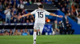 Güler le da la vuelta: de la presión turca a la pasión turca