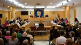 El PSOE de Ceuta abre expediente a la diputada tránsfuga y a su marido
