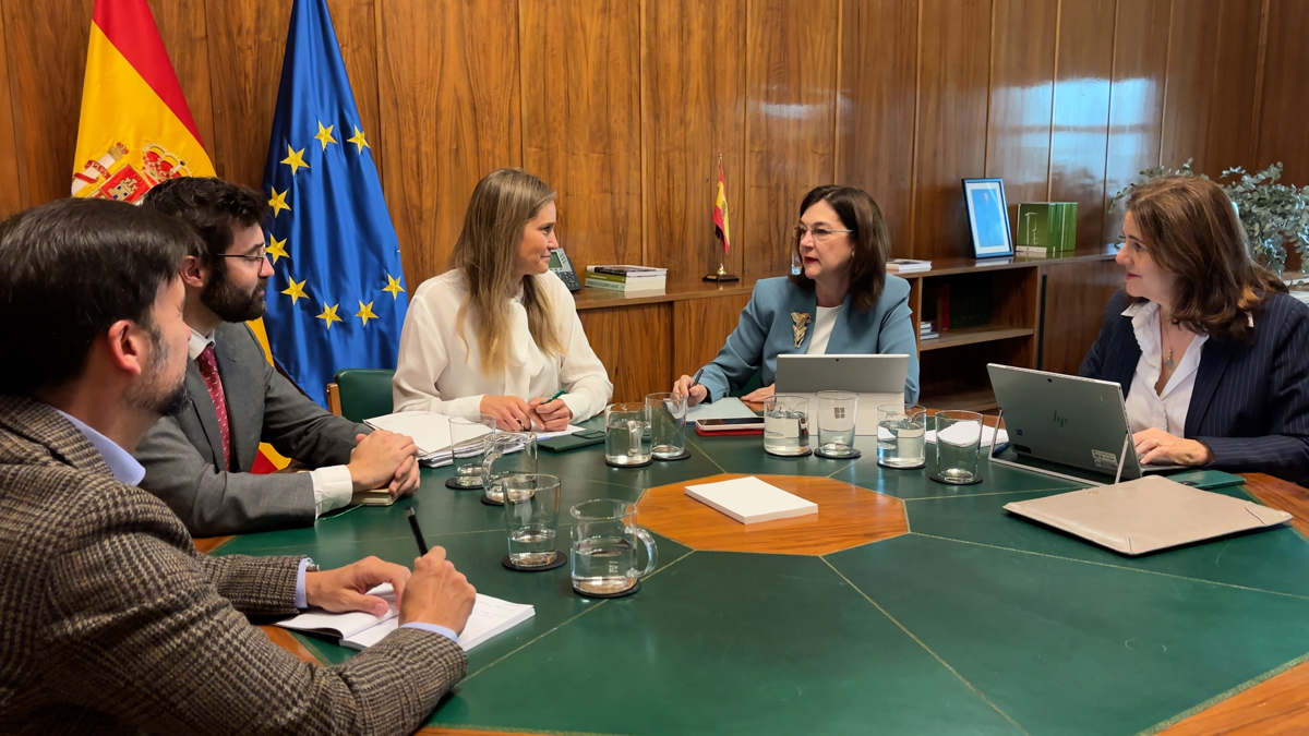 La ministra Aagesen agenda una llamada para acercar posturas con el Gobierno portugués