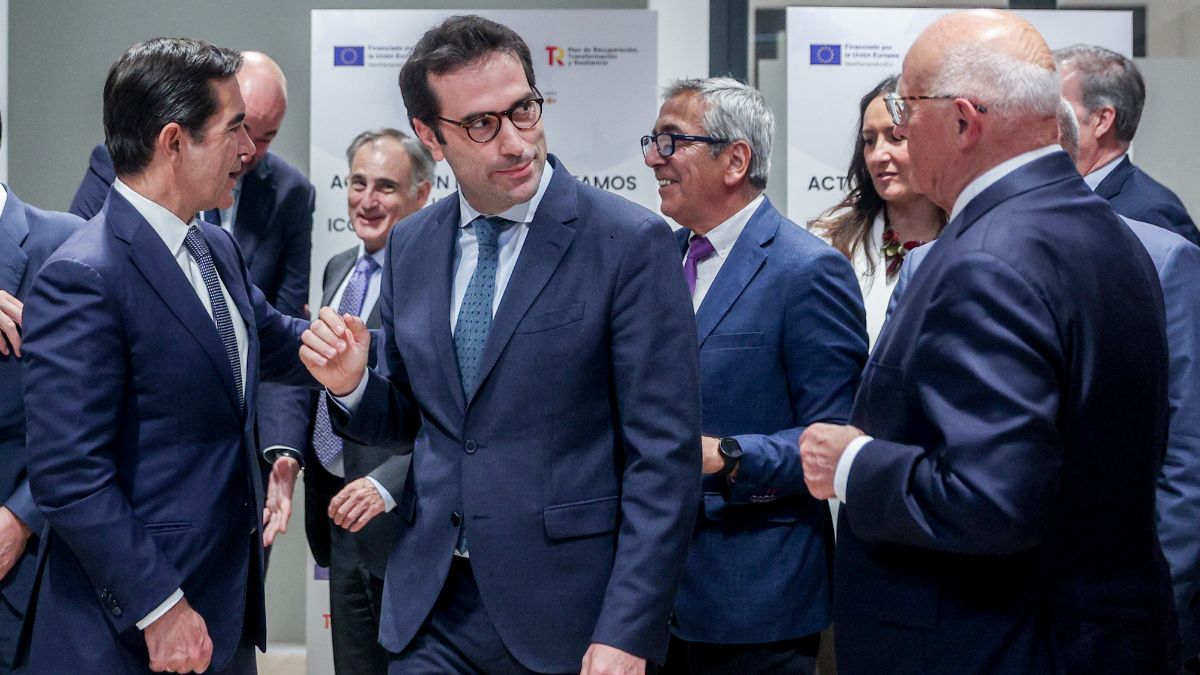 La consulta pública e inédita sobre la OPA de BBVA a Banco Sabadell finaliza este viernes