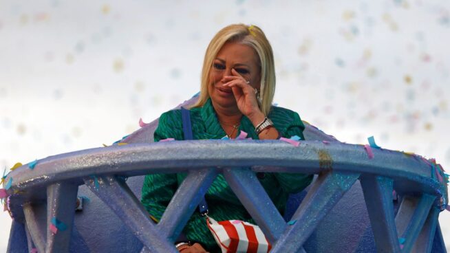 Un centenar de extrabajadores de RTVE alertan del daño a su imagen por 'La familia de la tele'