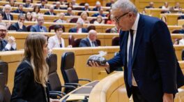 El senador del PP que dio una bolsa de arena tóxica a Aagesen critica la «piel fina» del PSOE