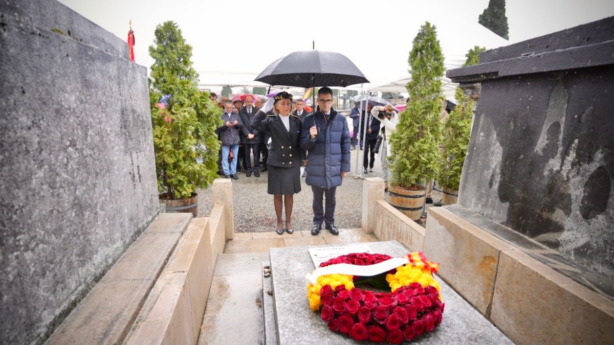 El PSOE rinde homenaje a las víctimas del exilio el día de la victoria de los aliados sobre los nazis