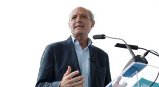 Camps se ofrece a liderar de nuevo el PP valenciano para recuperar «fuelle»