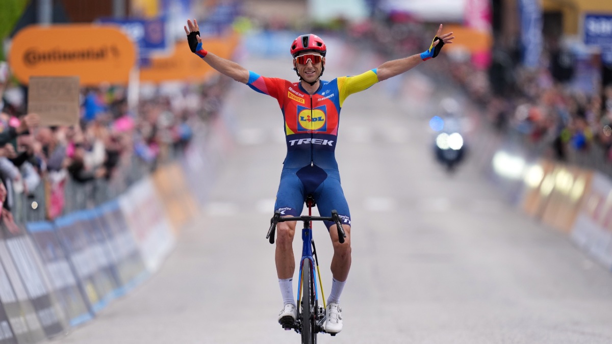 El español Carlos Verona arrasa en la primera gran etapa de montaña del Giro de Italia