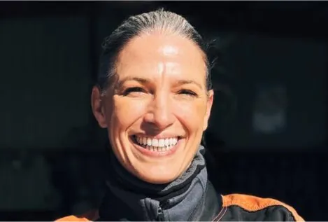 El piso señorial de la modelo Laura Sánchez con toque industrial, cocina original y mucha luz
