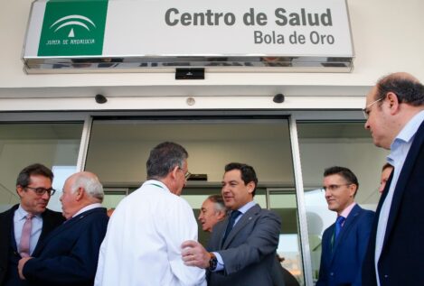 Las regiones invierten cuatro veces más en sus hospitales que en sus centros de salud