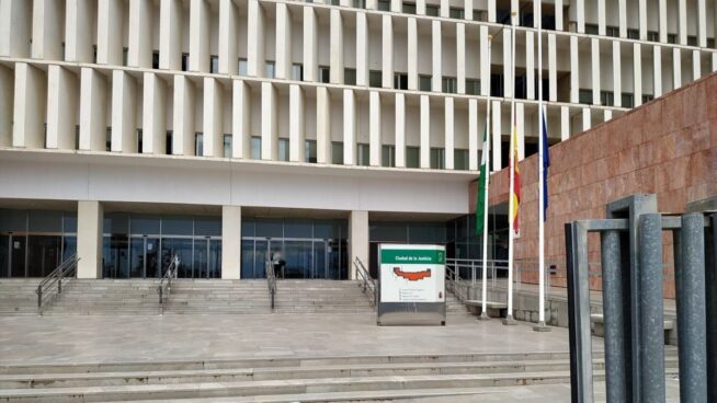 Condenada una panadería por pagar bajo el concepto de «nómina abril maricón»