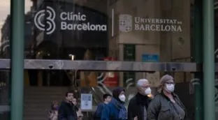 Plante de médicos 'indepes': solo hablarán en catalán con los pacientes durante 21 días