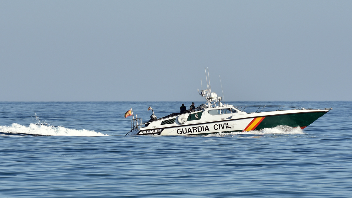 Critican a Marlaska por mover de Cádiz a Sevilla una patrullera contra los ‘narcos’