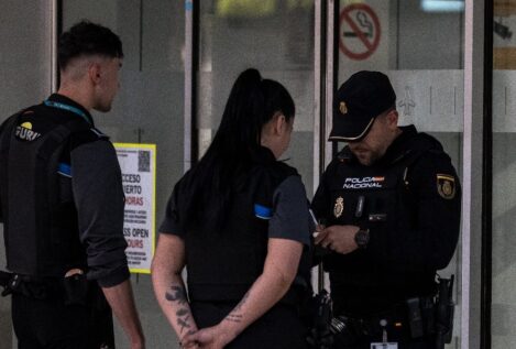 Los vigilantes impidieron acceder anoche a 150 personas sin hogar al aeropuerto de Barajas