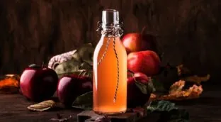 Tomar vinagre antes de comer: el hábito que ayuda a controlar los picos de glucosa