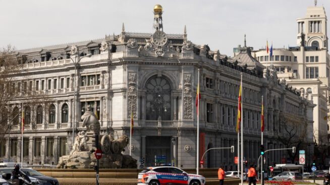 La deuda pública cerró 2025 en el 100,7% del PIB, tras caer un punto