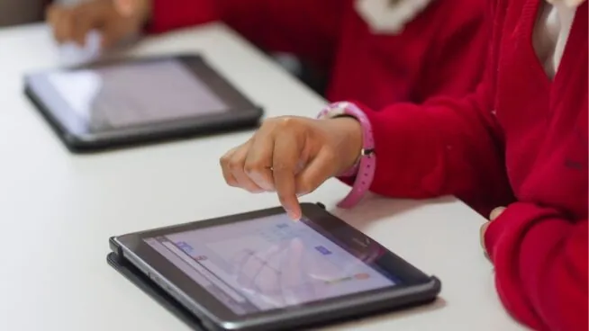 El uso de dispositivos en la enseñanza estarán limitados a partir del próximo curso en Asturias
