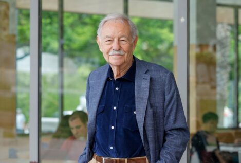 La literatura 'popular' de Eduardo Mendoza: humor, folletín y caricatura