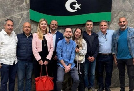 Los nueve empresarios españoles atrapados en Libia están ya «sanos y salvos» en Roma