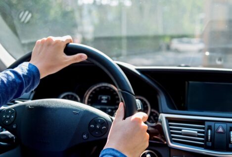 Estas enfermedades pueden hacer que pierdas el carnet de conducir: mira si tienes alguna
