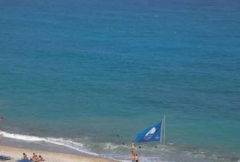 España vuelve a liderar el mundo en banderas azules: 749 playas con sello de calidad