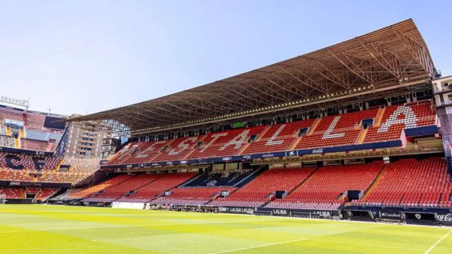 El Valencia CF-Real Oviedo, aplazado a este martes debido a la alerta roja por el temporal