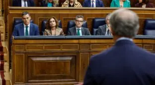 Una encuesta revela que la mayoría de los españoles se sienten abandonados por su élite