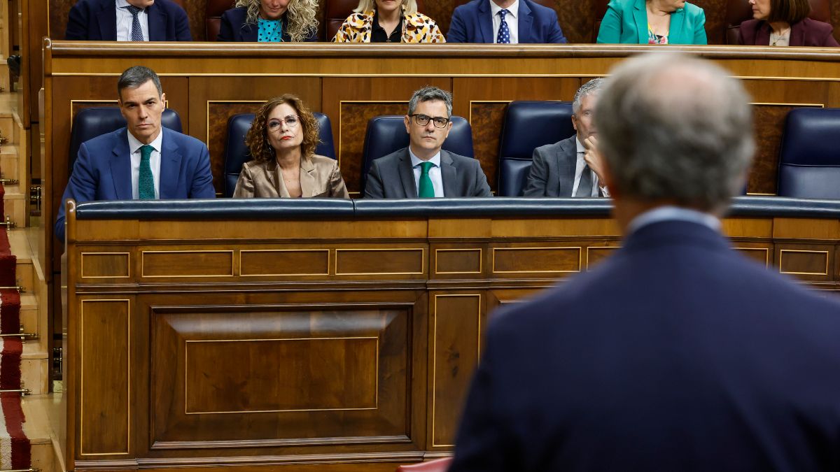 Sánchez elude avalar la gestión de Santos Cerdán ante la presión de Feijóo en el Congreso