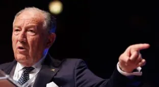 Los independentistas van a por el exjefe del CNI Félix Sanz Roldán