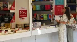 La Feria del Libro de Madrid cierra este viernes por alerta roja ante el fuerte viento
