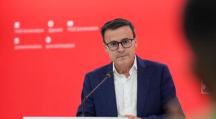 Dimite Gallardo un día después del hundimiento del PSOE en las elecciones extremeñas