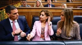 El Gobierno califica de «bulo» la teoría de que el apagón se debió a un «experimento»