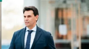 La juez se reafirma en indicios de corrupción del novio de Ayuso y pide a la UCO investigarle