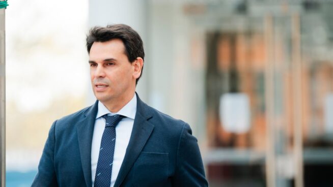 La juez procesa al novio de Ayuso por fraude fiscal y falsificación de documentos